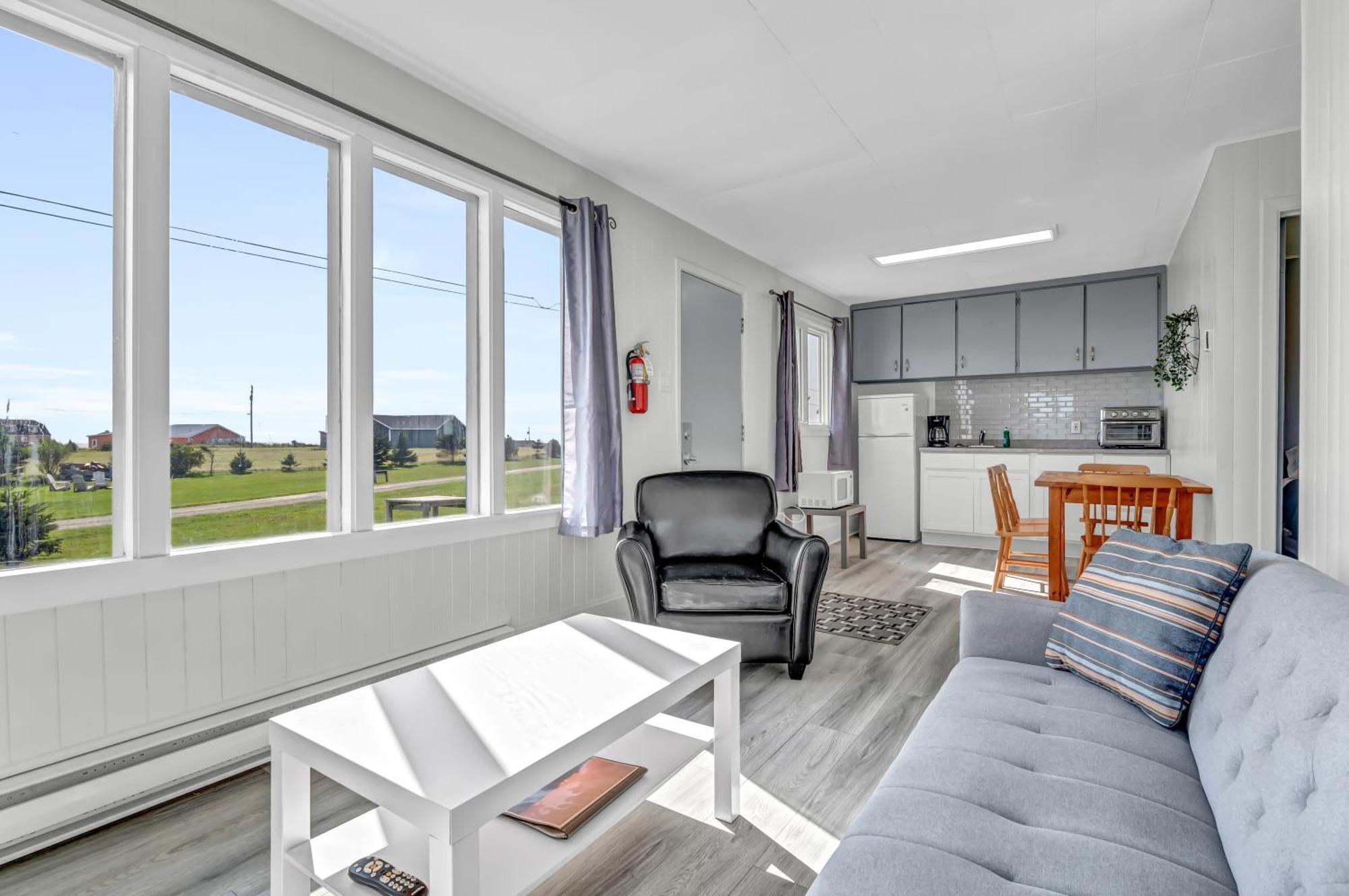 Cape View Motel & Cottages Mavilette Extérieur photo