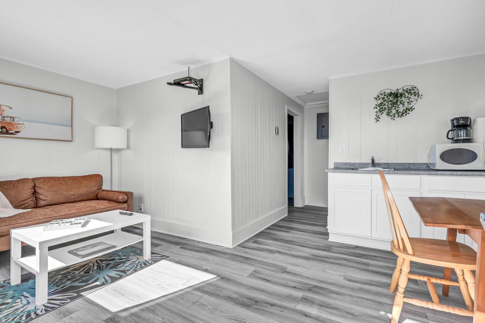 Cape View Motel & Cottages Mavilette Extérieur photo