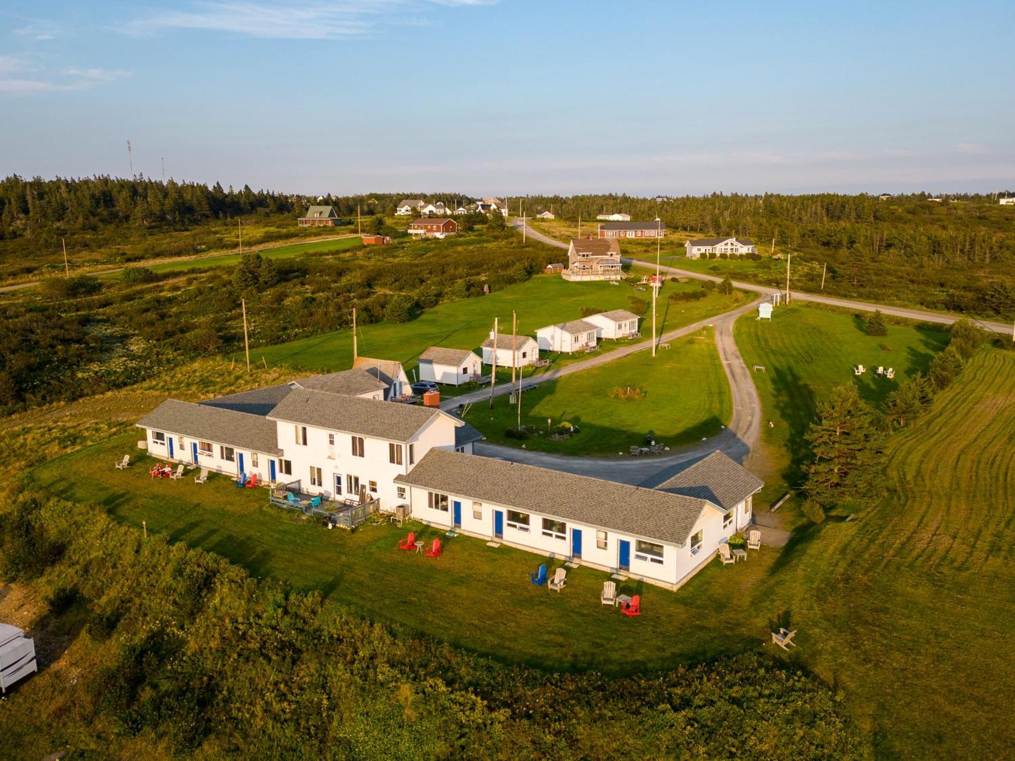 Cape View Motel & Cottages Mavilette Extérieur photo