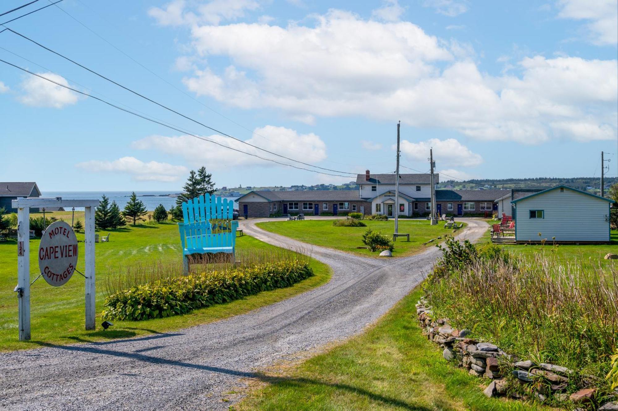 Cape View Motel & Cottages Mavilette Extérieur photo