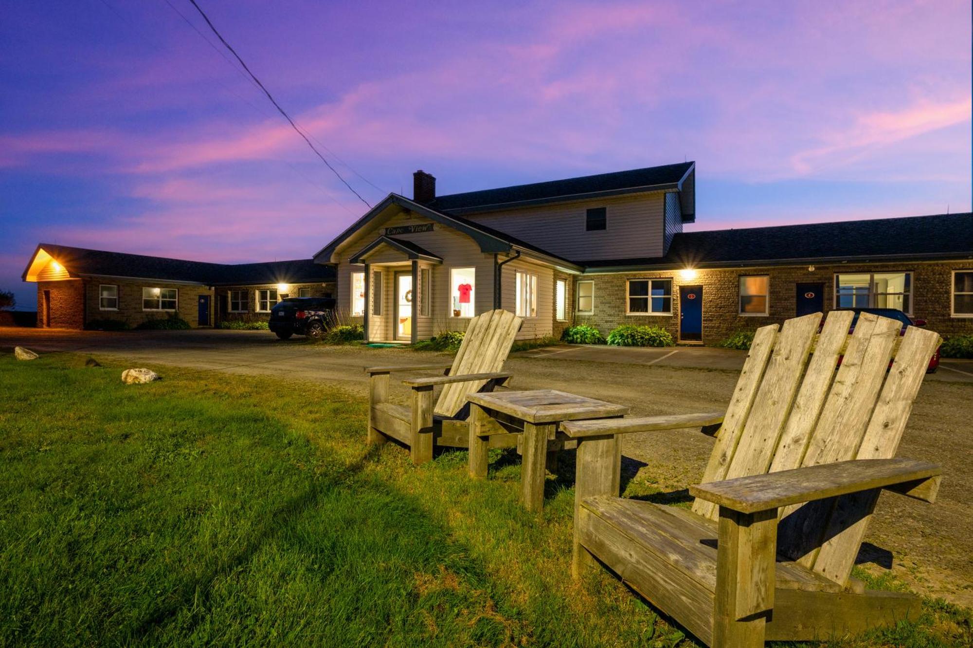 Cape View Motel & Cottages Mavilette Extérieur photo