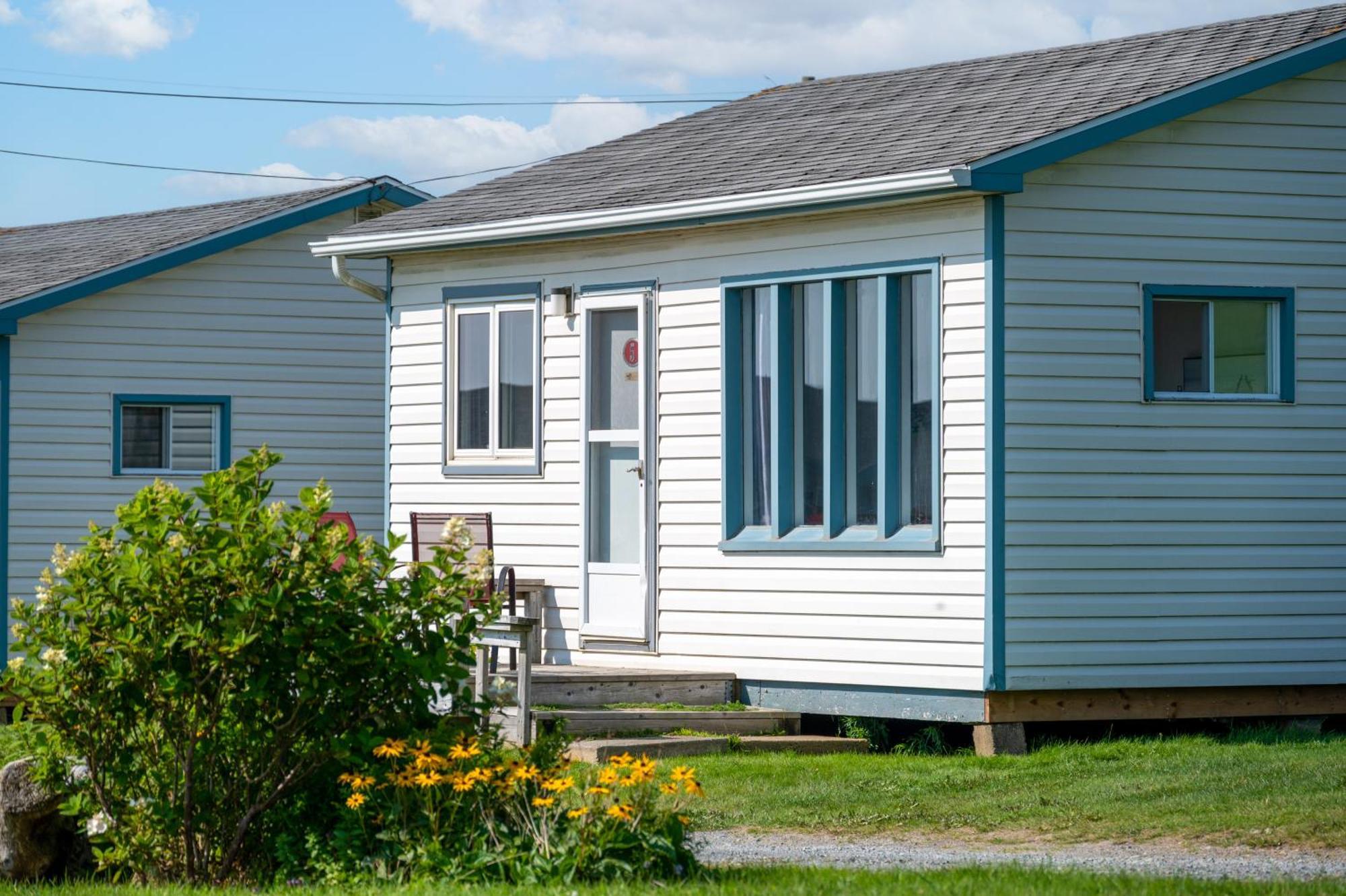 Cape View Motel & Cottages Mavilette Extérieur photo